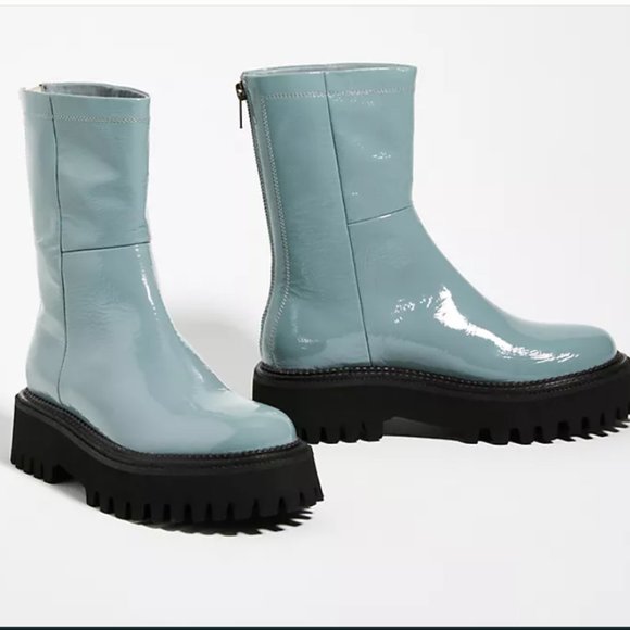 Very Cool Seychelles Last Chance Ankle Lug Boots - Picture 3 of 7